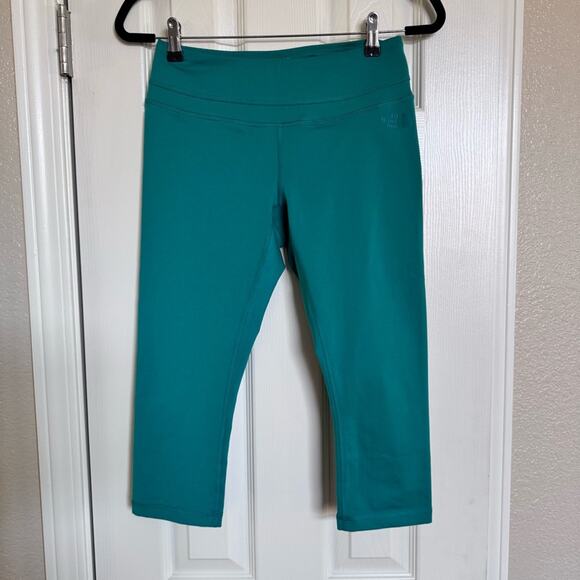 The North Face Flash Dry Women's Active Wear Capri Leggings Kelly Green Medium - Picture 1 of 8